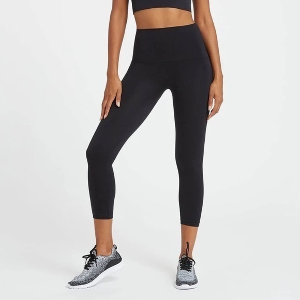 SPANX® cropped seamless Leggings very black size XL NWOT